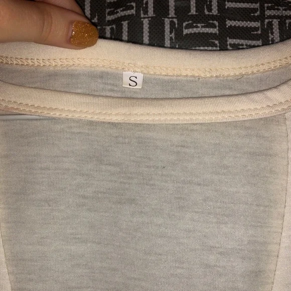 Sunflower Blouse 🌻 - Picture 6 of 10